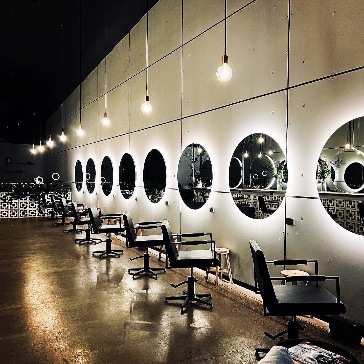 Botanica salon workspace